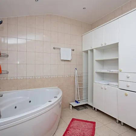With Parking Space Smrdelje, Krka - 23078 דירה