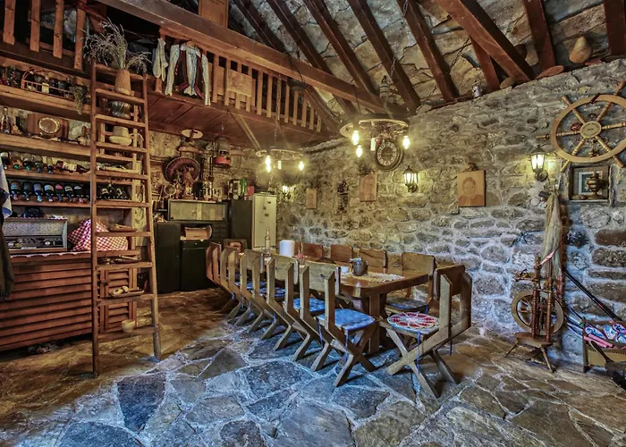 Apartament With Parking Space Smrdelje, Krka - 23078 Kistanje