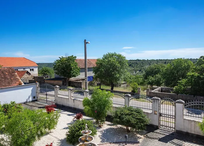 Apartament With Parking Space Smrdelje, Krka - 23078 Kistanje